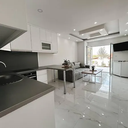 ”elegant” Island Solta